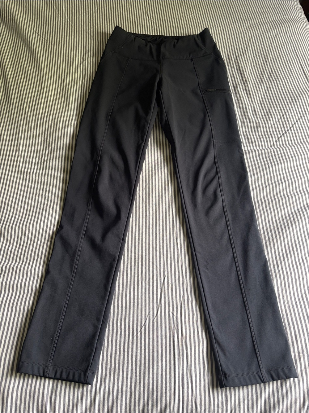Columbia Black Straight-Leg Active Pants with Zip Pocket